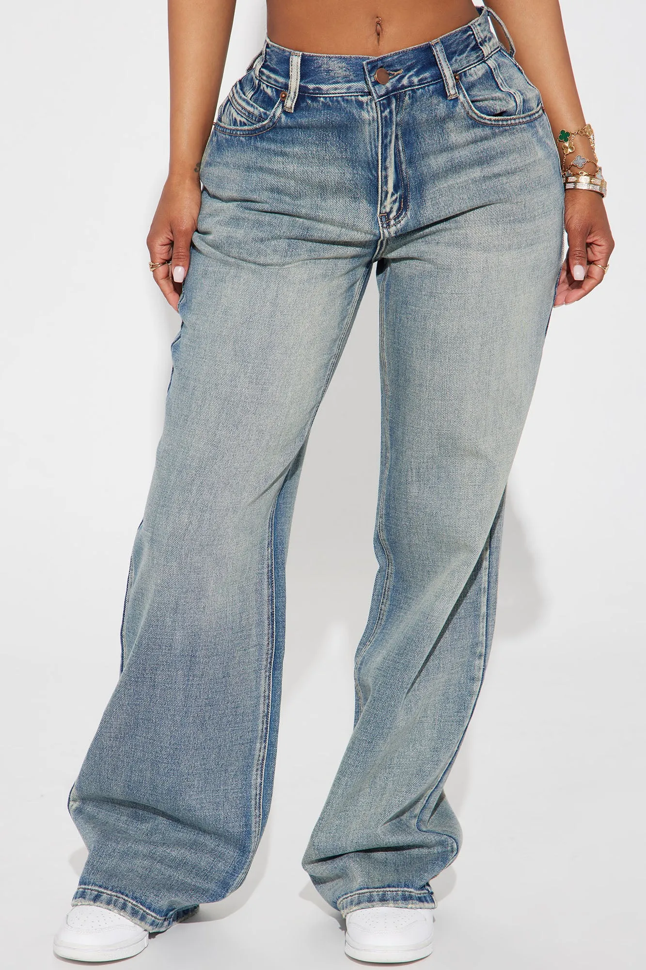 Ain't That Sweet Tinted Baggy Jeans - Light Wash