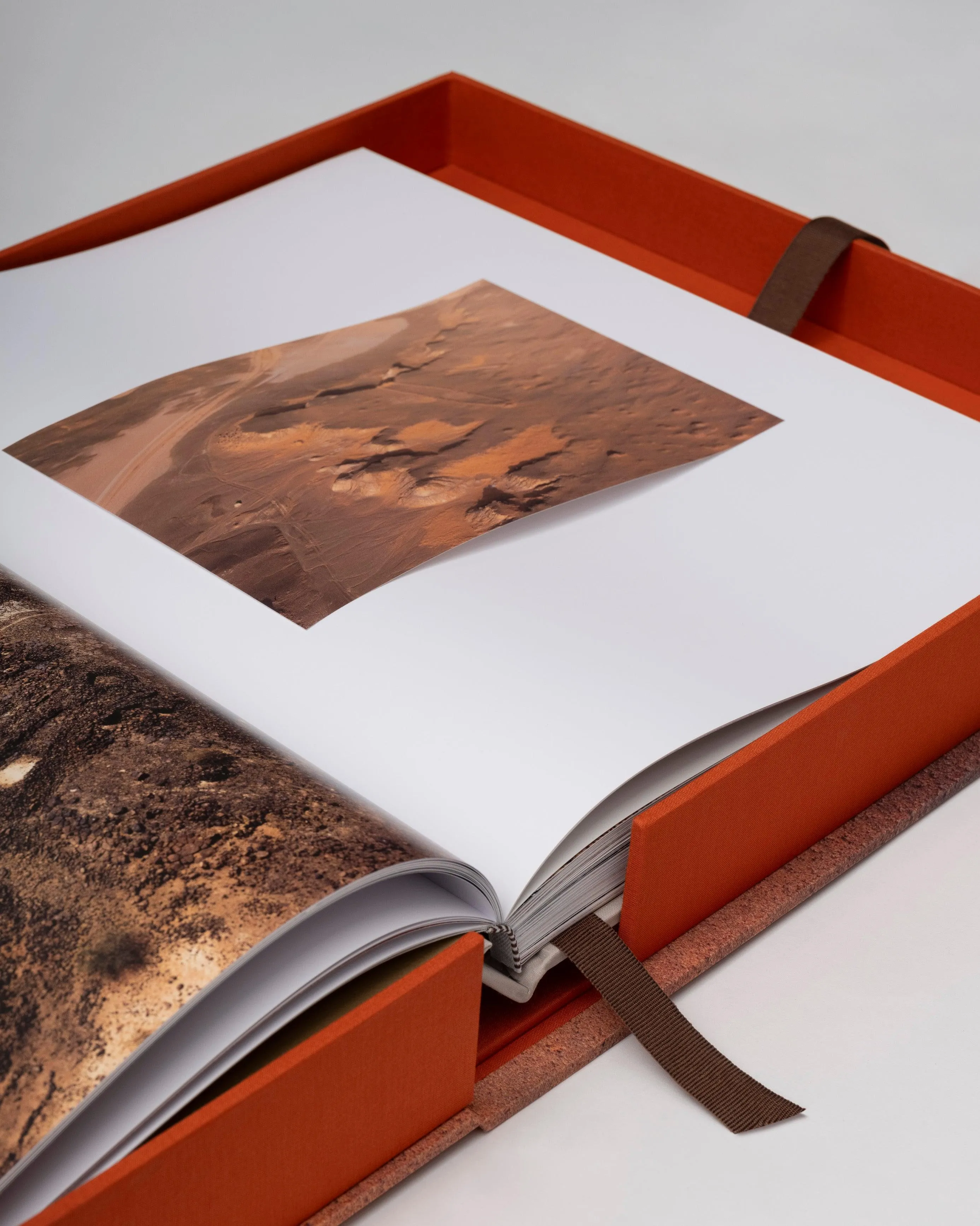 Kites of the Desert: Archaeological Mysteries of Saudi Arabia