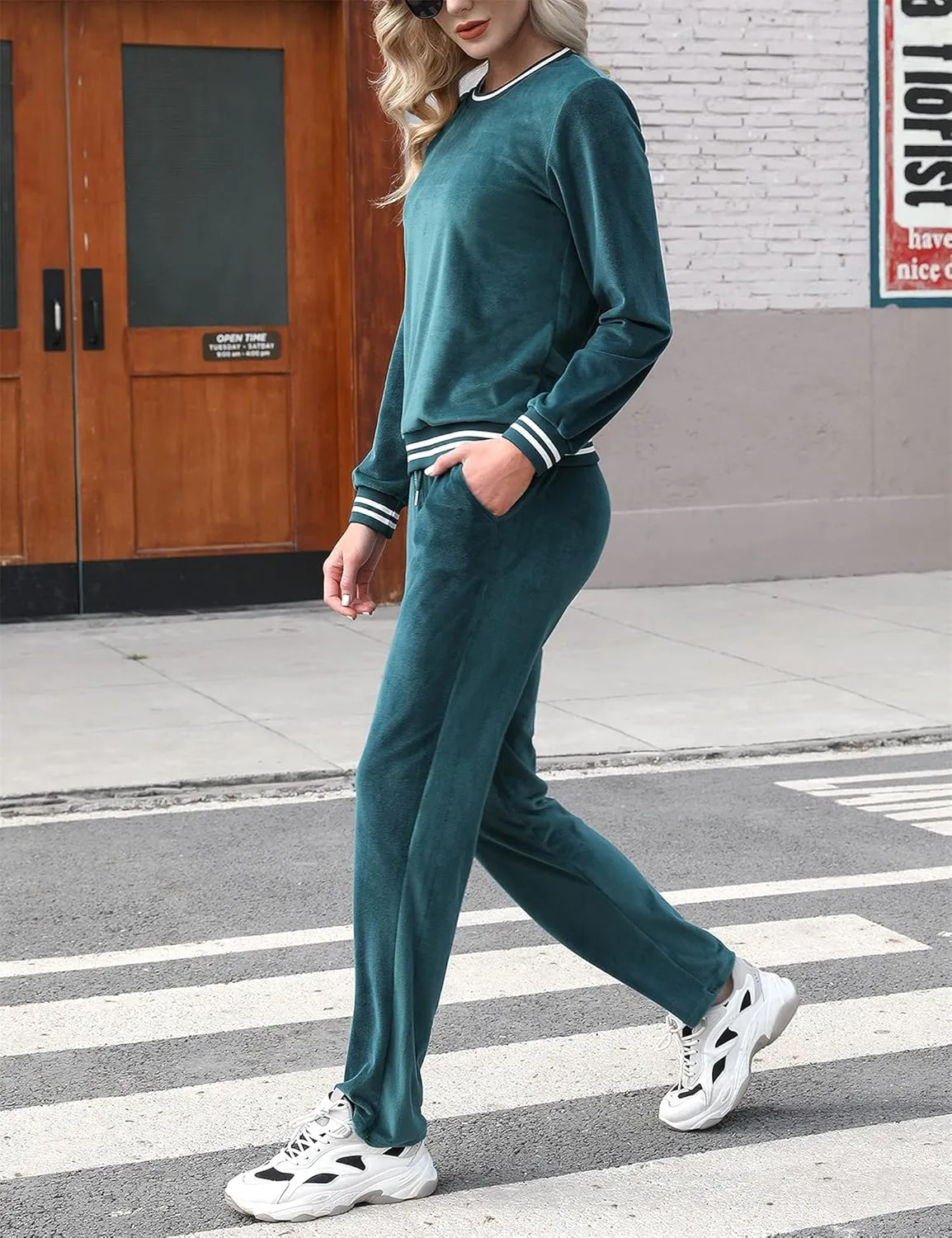 Totatuit Women's Sweatsuit Set Velour Long Sleeve and Pants Sport Sweat Suits 2 Piece Tracksuits Outfits with Pocket S-XXL