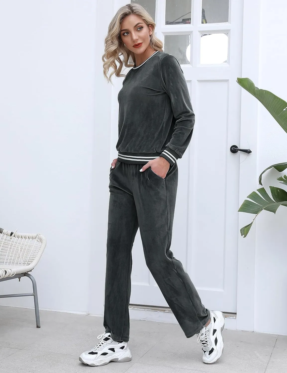 Totatuit Women's Sweatsuit Set Velour Long Sleeve and Pants Sport Sweat Suits 2 Piece Tracksuits Outfits with Pocket S-XXL